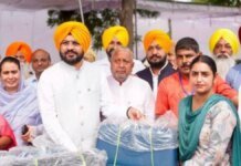 ਸ਼ਹੀਦਾਂ ਦੀਆਂ ਕੁਰਬਾਨੀਆਂ ਸਦਕਾ ਮਿਲੀ ਆਜ਼ਾਦੀ ਨੂੰ ਸੂਬੇ ਦੀ ਤਰੱਕੀ ਅਤੇ ਖੁਸ਼ਹਾਲੀ ਲਈ ਸਮਰਪਿਤ ਕਰਨਾ ਸਾਡਾ ਸਾਂਝਾ ਫਰਜ਼: ਤਰੁਨਪ੍ਰੀਤ ਸਿੰਘ ਸੌਂਦ | ਸ਼ਹੀਦਾਂ ਦੀਆਂ ਕੁਰਬਾਨੀਆਂ ਸਦਕਾ ਮਿਲੀ ਆਜ਼ਾਦੀ ਨੂੰ ਸੂਬੇ ਦੀ ਤਰੱਕੀ ਅਤੇ ਖੁਸ਼ਹਾਲੀ ਲਈ ਸਮਰਪਿਤ ਕਰਨਾ ਸਾਡਾ ਸਾਂਝਾ ਫਰਜ਼: ਤਰੁਨਪ੍ਰੀਤ ਸਿੰਘ ਸੌਂਦ | ਪੰਜਾਬ ਖ਼ਬਰਾਂ