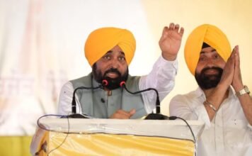 ਪੰਜਾਬ ਦੀਆਂ ਔਰਤਾਂ ਲਈ ‘ਆਰਥਿਕ ਆਜ਼ਾਦੀ’ ਦਾ ਸਾਲ, 65 ਲੱਖ ਤੋਂ ਵੱਧ ਮਾਵਾਂ-ਧੀਆਂ ਨੂੰ ਮਿਲੀ ਸਨਮਾਨ ਰਾਸ਼ੀ… | ਸਫ਼ਾਈ ਕਰਮਚਾਰੀਆਂ ਨੂੰ ਨੋਟਿਸ, 5 ਸਤੰਬਰ ਤੱਕ ਡਿਊਟੀ 'ਤੇ ਪਰਤਣ ਦੇ ਹੁਕਮ