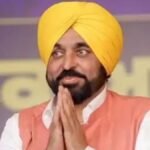 ਪੰਜਾਬ ’ਚ ਸਰਕਾਰੀ ਭਰਤੀਆਂ ਦਾ ਨਵਾਂ ਰਿਕਾਰਡ, ‘ਮਿਸ਼ਨ ਰੋਜ਼ਗਾਰ’ ਤਹਿਤ 68,268 ਤੋਂ ਵੱਧ ਨੌਜਵਾਨਾਂ ਨੂੰ ਨੌਕਰੀਆਂ | ਦਿਨ ਵਿੱਚ ਹਨੇਰਾ ਕਰਨ ਵਾਲਾ ਤੂਫਾਨ 'ਕ੍ਰੋਵਾਨਹ' ਹੋਇਆ ਐਕਟਿਵ, ਅਗਲੇ 48 ਘੰਟੇ ਮੁਸ਼ਕਲ