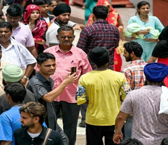 Punjab Census 2027: ਪੰਜਾਬ ਵਿੱਚ ਜਾਤੀ ਜਨਗਣਨਾ 1 ਦਸੰਬਰ ਤੋਂ ਸ਼ੁਰੂ: ਪੁੱਛੇ ਜਾਣਗੇ ਇਹ 40 ਸਵਾਲ | ਵਿਆਹ ਦੇ ਰਿਸੈਪਸ਼ਨ ਦੌਰਾਨ ਲੱਗੀ ਅੱਗ: 22 ਦੀ ਮੌਤ