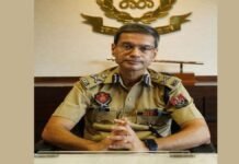 LPU ਹੰਗਾਮੇ ਤੋਂ ਬਾਅਦ DGP ਗੌਰਵ ਯਾਦਵ ਮੌਕੇ ‘ਤੇ ਪਹੁੰਚੇ, ਉੱਚ ਪੱਧਰੀ ਜਾਂਚ ਦੇ ਦਿੱਤੇ ਨਿਰਦੇਸ਼ | Bank Strike : ਅੱਧੀ ਰਾਤ ਨੂੰ ਹੋਈ ਮੀਟਿੰਗ ਤੇ ਟਲ ਗਈ ਬੈਂਕਾਂ ਦੀ ਹੜਤਾਲ, ਕਰਮਚਾਰੀਆਂ..