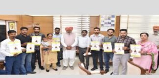 ਵਿੱਤ ਮੰਤਰੀ ਹਰਪਾਲ ਸਿੰਘ ਚੀਮਾ ਨੇ 12 ਨਵੇਂ ਕਲਰਕਾਂ ਨੂੰ ਸੌਂਪੇ ਨਿਯੁਕਤੀ ਪੱਤਰ, ਖ਼ਜ਼ਾਨਾ ਦਫ਼ਤਰਾਂ ਦਾ ਕੰਮ ਹੋਵੇਗਾ ਹੋਰ ਸੁਚਾਰੂ | ਵਿੱਤ ਮੰਤਰੀ ਹਰਪਾਲ ਚੀਮਾ ਨੇ 12 ਨਵੇਂ ਕਲਰਕਾਂ ਨੂੰ ਸੌਂਪੇ ਨਿਯੁਕਤੀ ਪੱਤਰ