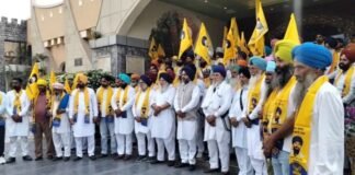 aap gets political setback in raja sansi as 400 families join waris punjab | ਜੰਗ ਦੇ ਵਿਚਕਾਰ, ਈਰਾਨ ਵੱਲੋਂ ਭਾਰਤ ਵੱਡਾ ਆਫਰ, ਨਵੀਂ ਏਅਰਲਾਈਨ ਨਾਲ ਸ਼ੁਰੂ ਹੋਵੇਗੀ ਸਿੱਧੀ