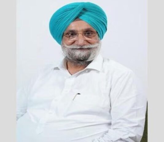 SGPC ਚੋਣਾਂ ਵਿੱਚ 15 ਸਾਲ ਦੀ ਦੇਰੀ ਸਿੱਖ ਸੰਗਤ ਦੇ ਲੋਕਤਾਂਤਰਿਕ ਹੱਕ ਨਾਲ ਖਿਲਵਾੜ: ਸੁਖਜਿੰਦਰ ਸਿੰਘ ਰੰਧਾਵਾ | ਏਅਰਪੋਰਟ ’ਤੇ ਲੈਂਡਿੰਗ ਤੋਂ ਪਹਿਲਾਂ ਰਾਹੁਲ ਗਾਂਧੀ ਦੀ ਫਲਾਈਟ 'ਚ ਅਚਾਨਕ ਵਾਪਰੀ ਘਟਨਾ, ਮਚ