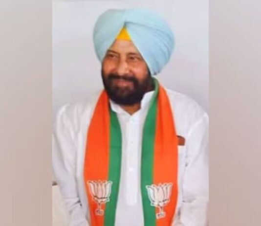 ਮੀਂਹ ਨੇ ਪੰਜਾਬ ਸਰਕਾਰ ਦੇ ਝੋਨੇ ਦੀ ਖਰੀਦ ਪ੍ਰਬੰਧਾਂ ਦੀਆਂ ਕਮੀਆਂ ਨੂੰ ਉਜਾਗਰ ਕੀਤਾ; ਮੰਡੀਆਂ ਵਿੱਚ ਕਿਸਾਨਾਂ ਦੀ ਮਿਹਨਤ ਬਰਬਾਦ ਹੋ ਰਹੀ ਹੈ: ਕੇਵਲ ਸਿੰਘ ਢਿੱਲੋਂ | ਕਤਲ ਕਾਂਡ ਸੁਲਝਾਉਣ ਦਾ ਪੁਲਿਸ ਦਾ ਦਾਅਵਾ, ਪਿਓ-ਪੁੱਤ ਗ੍ਰਿਫ਼ਤਾਰ