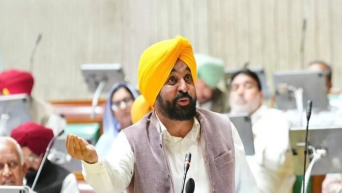 ਪਾਕਿਸਤਾਨੀ ਸਿੱਖਾਂ ਦੇ 49 ਮੈਂਬਰੀ ਜਥੇ ਨੇ ਸੱਚਖੰਡ ਸ੍ਰੀ ਹਰਿਮੰਦਰ ਸਾਹਿਬ ਵਿਖੇ ਕੀਤੇ 