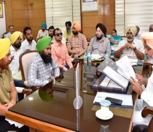 ਹਰਪਾਲ ਸਿੰਘ ਚੀਮਾ ਵੱਲੋਂ ਵਿਭਾਗਾਂ ਨੂੰ ਯੋਗ ਆਊਟਸੋਰਸ ਮੁਲਾਜ਼ਮਾਂ ਨੂੰ ਠੇਕੇ ‘ਤੇ ਲਿਆਉਣ ਦੀ ਪ੍ਰਕਿਰਿਆ ਵਿੱਚ ਤੇਜ਼ੀ ਲਿਆਉਣ ਦੇ ਨਿਰਦੇਸ਼ | Transfer Breaking: ਪੰਜਾਬ ਦੇ DSPs ਦੇ ਤਬਾਦਲੇ, ਪੜ੍ਹੋ ਸੂਚੀ