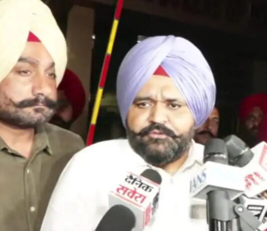 cbi questions rajbir ghumman for five hours in alleged corruption case, calls him again on october 22 | ਏਅਰ ਇੰਡੀਆ ਐਕਸਪ੍ਰੈੱਸ ਦੀ ਫਲਾਈਟ ਨਾਲ ਟਕਰਾਇਆ ਪੰਛੀ, 148 ਯਾਤਰੀ ਸਨ ਸਵਾਰ