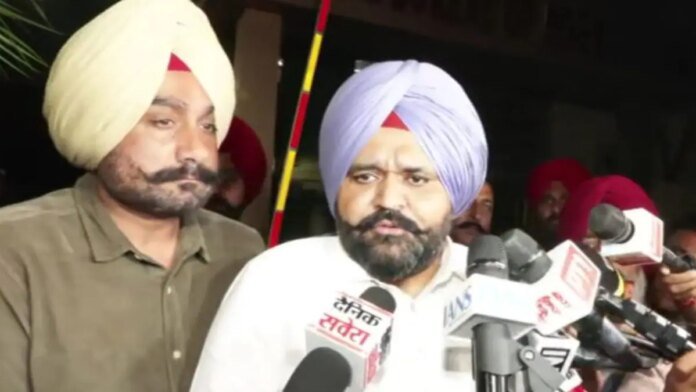 HYP_6669952_1_7_1-1200x675.jpg ਏਅਰ ਇੰਡੀਆ ਐਕਸਪ੍ਰੈੱਸ ਦੀ ਫਲਾਈਟ ਨਾਲ ਟਕਰਾਇਆ ਪੰਛੀ, 148 ਯਾਤਰੀ ਸਨ ਸਵਾਰ