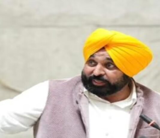 ਪੰਜਾਬ ਦੇ ਪਾਣੀਆਂ ’ਤੇ CM ਭਗਵੰਤ ਮਾਨ ਦਾ ਸਖ਼ਤ ਰੁਖ਼, ਵਿਧਾਨ ਸਭਾ ’ਚ ਮਤਾ ਪਾਸ | ਪਾਕਿਸਤਾਨੀ ਸਿੱਖਾਂ ਦੇ 49 ਮੈਂਬਰੀ ਜਥੇ ਨੇ ਸੱਚਖੰਡ ਸ੍ਰੀ ਹਰਿਮੰਦਰ ਸਾਹਿਬ ਵਿਖੇ ਕੀਤੇ