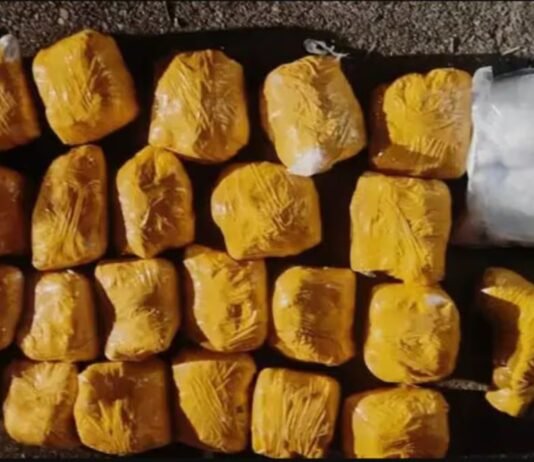 6 581 kg of heroin seized in Amritsar packing materials also recovered operation carried out by BSF s G Company | ਪੰਜਾਬ ਖ਼ਬਰਾਂ Jhota Case Update : ਝੋਟਾ ਪਰਿਵਾਰ ਦੀ ਪ੍ਰਸ਼ਾਸਨ ਨਾਲ ਬੈਠਕ, ਮੰਗਾਂ 'ਤੇ ਹੋ ਰਹੀ ਚਰਚਾ