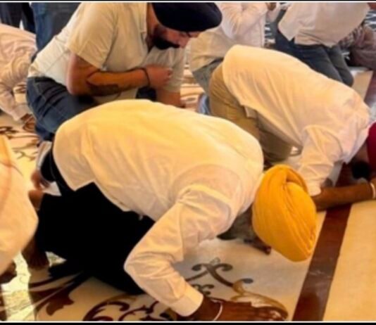 ਪੰਜਾਬ ਕਾਂਗਰਸ ਪ੍ਰਧਾਨ ਬਣਨ ਤੋਂ ਬਾਅਦ ਪਰਗਟ ਸਿੰਘ ਨੇ ਗੁਰਦੁਆਰਾ ਬੰਗਲਾ ਸਾਹਿਬ ਵਿਖੇ ਮੱਥਾ ਟੇਕਿਆ |