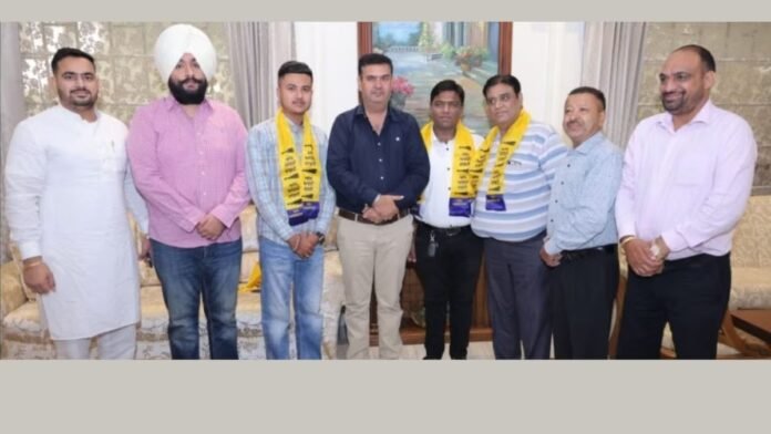 khosla-2026-10-5b6be7dd1d5ac68eff817bd1b83617e4-1200x675.jpg Hurricane Isaias: ਤੂਫਾਨ ਤੇ ਮੀਂਹ ਕਾਰਨ ਕਈ ਸ਼ਹਿਰਾਂ ਦੀ ਬਿਜਲੀ ਗੁੱਲ, ਅੱਜ ਰਾਤ..