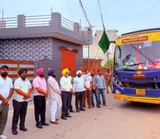ਮੁੱਖ ਮੰਤਰੀ ਤੀਰਥ ਯਾਤਰਾ ਯੋਜਨਾ ਤਹਿਤ ਵਿਧਾਇਕ ਕੁਲਵੰਤ ਸਿੰਘ ਨੇ ਖਾਟੂਸ਼ਾਮ ਤੇ ਸਾਲਾਸਰ ਲਈ ਬੱਸ ਨੂੰ ਹਰੀ ਝੰਡੀ ਦੇ ਕੇ ਕੀਤਾ ਰਵਾਨਾ | ਪੰਜਾਬ ਖ਼ਬਰਾਂ ਲਾਭਪਾਤਰੀਆਂ ਨੂੰ 1.52 ਕਰੋੜ ਰੁਪਏ ਦੇ ਕਰਜ਼ੇ ਤੇ ਸਬਸਿਡੀ ਦੀ ਵਿੱਤੀ ਸਹਾਇਤਾ ਪ੍ਰਦਾਨ